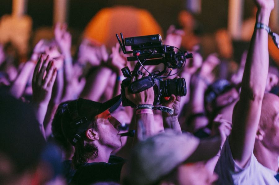 Live TV & Broadcasting – production still 1