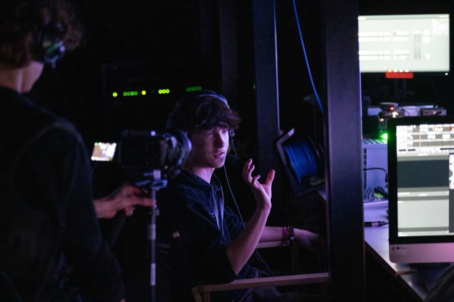 Live TV & Broadcasting – production still 27